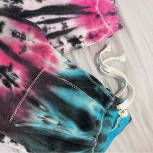 Two piece tie-dye lounge set